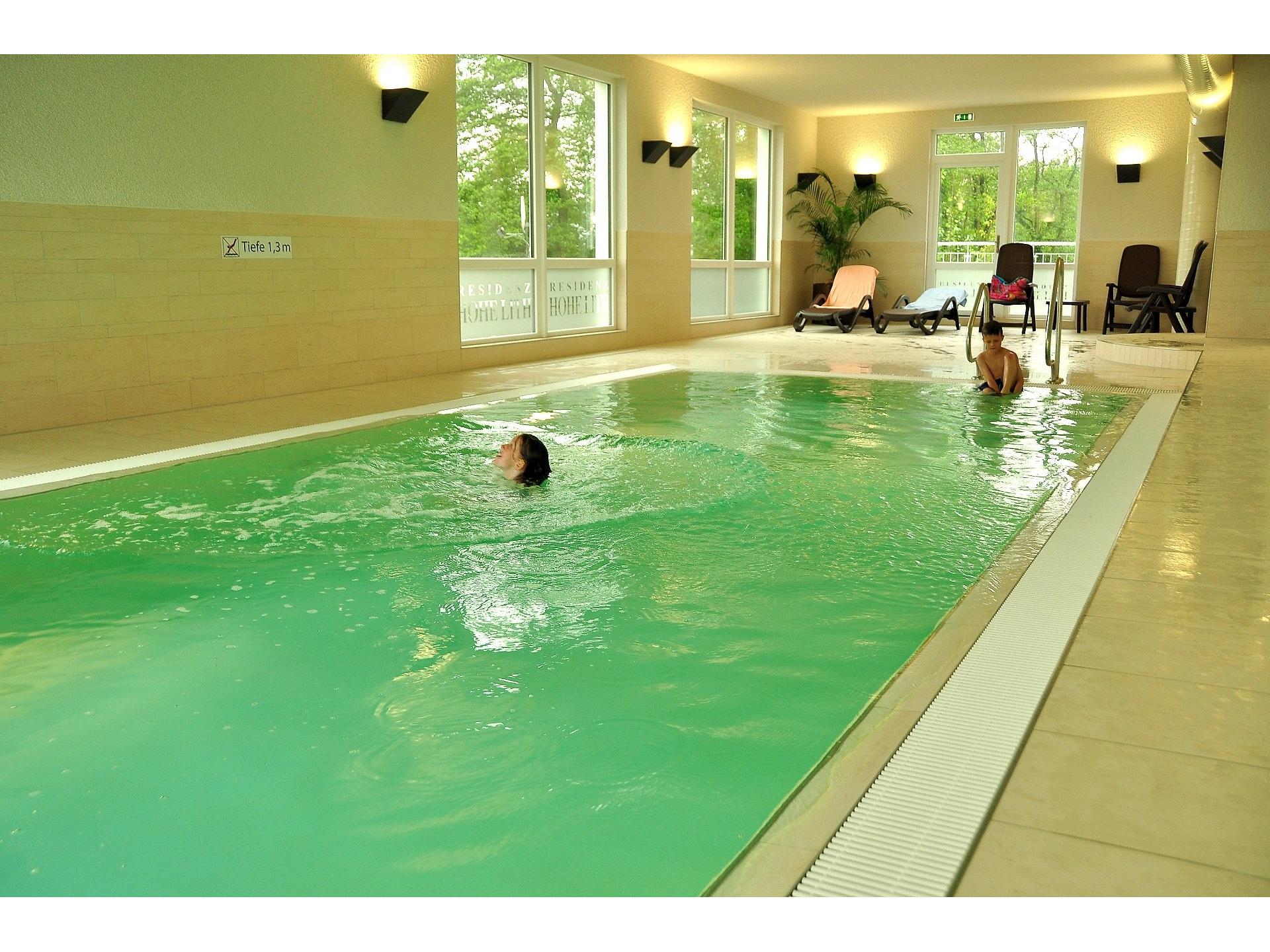 Schwimmbad bis 30.04. ges