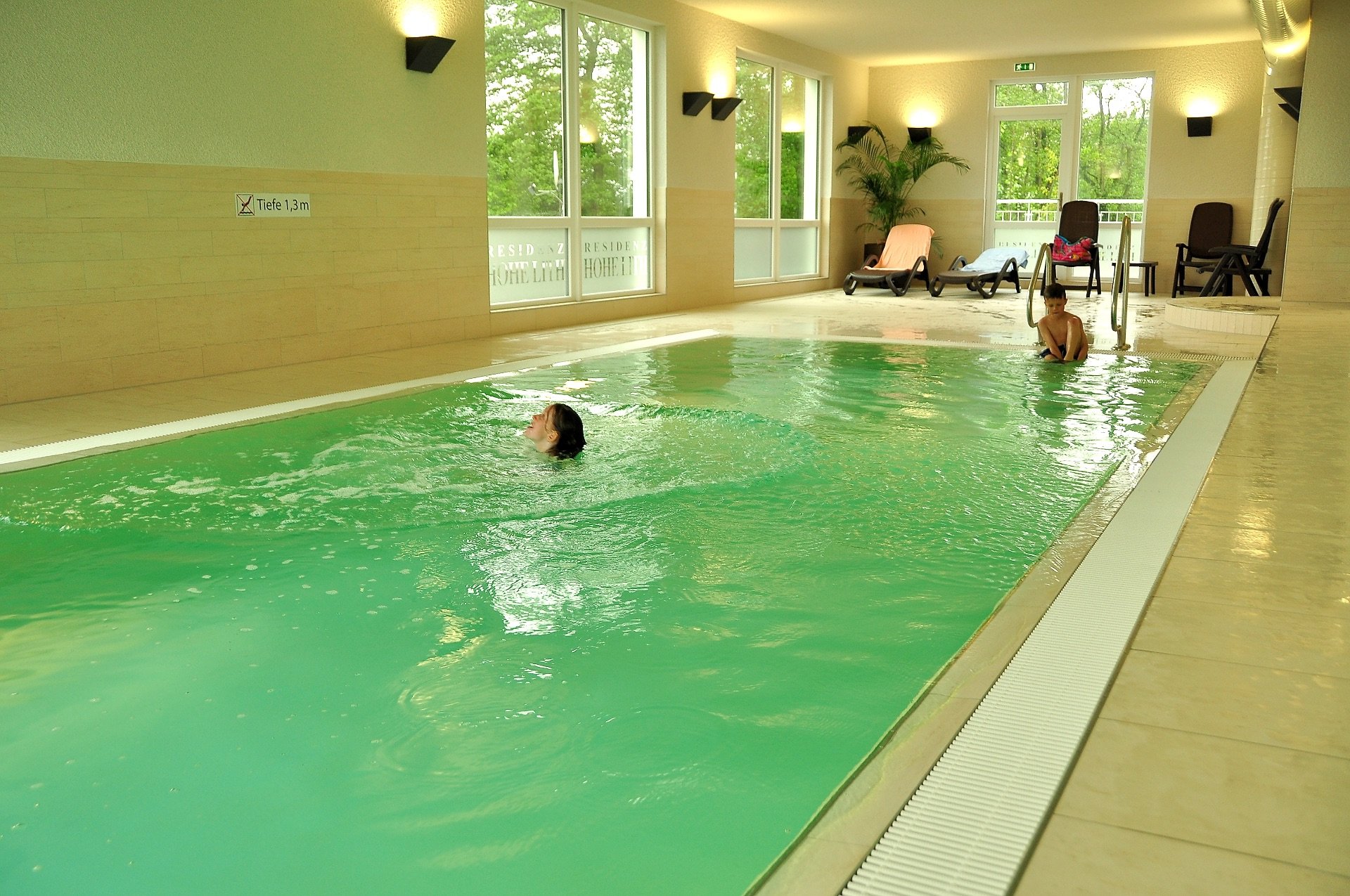 Schwimmbad bis 30.04. ges