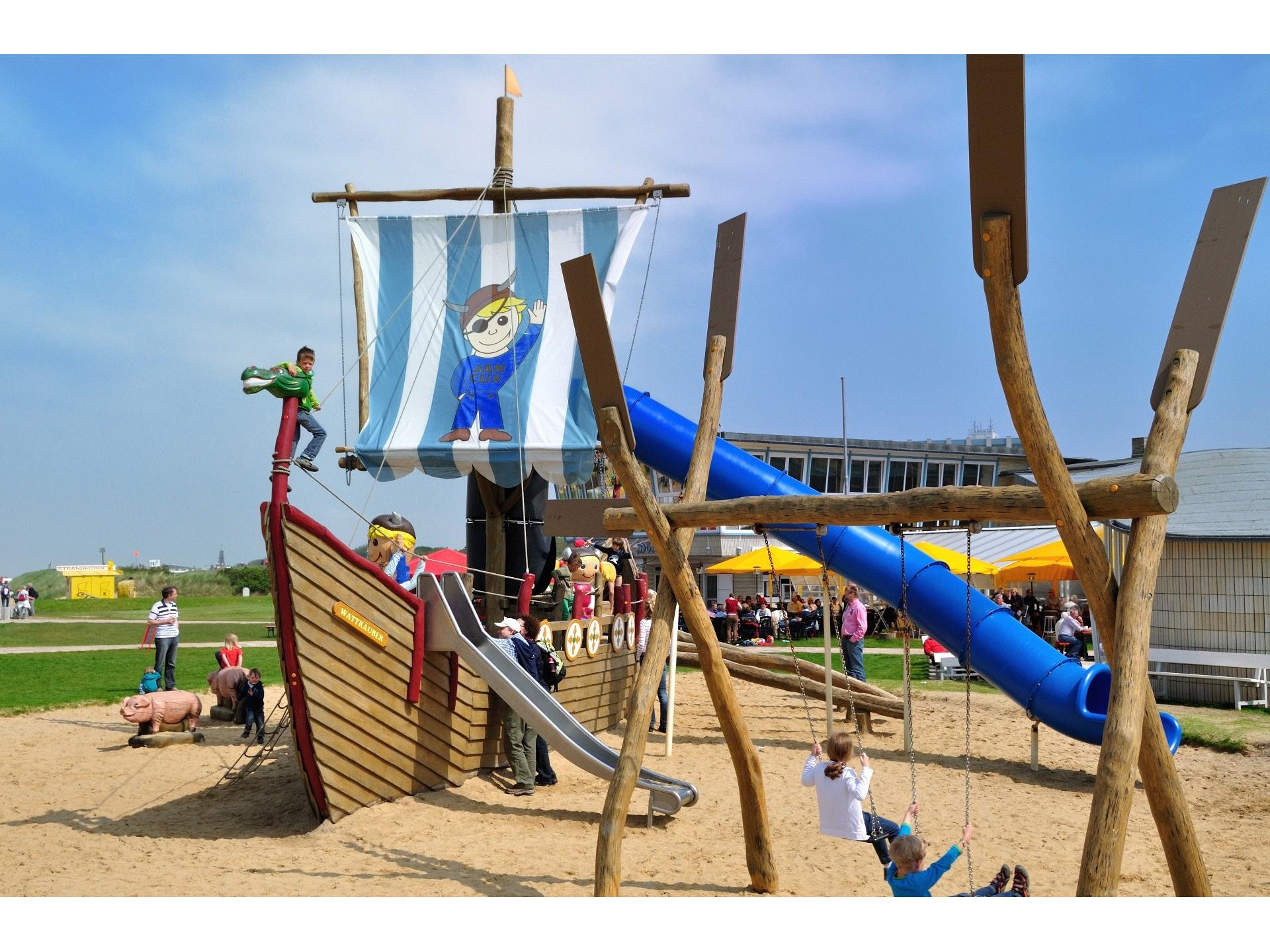 Piratenschiff am Strand