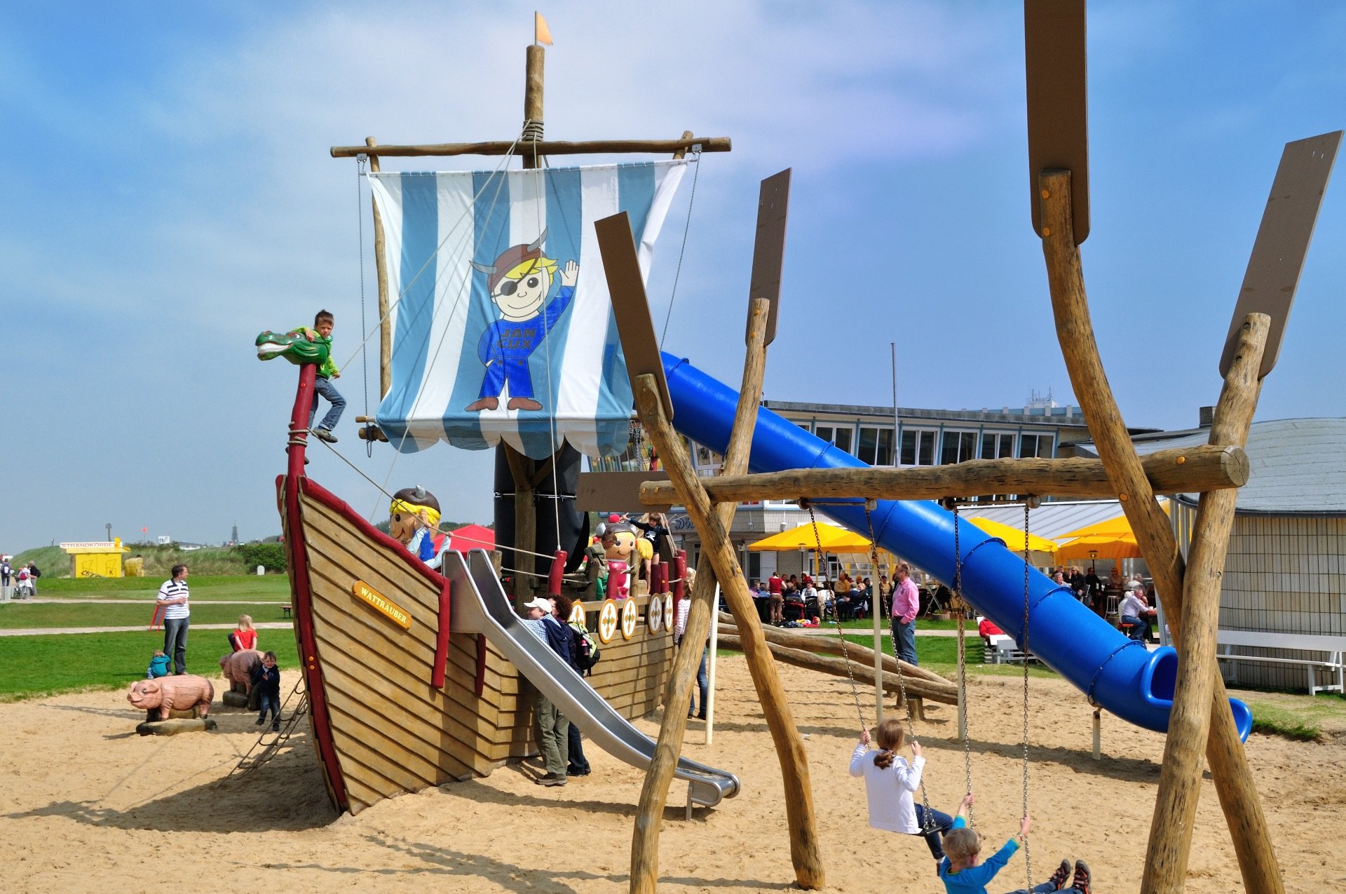 Piratenschiff am Strand