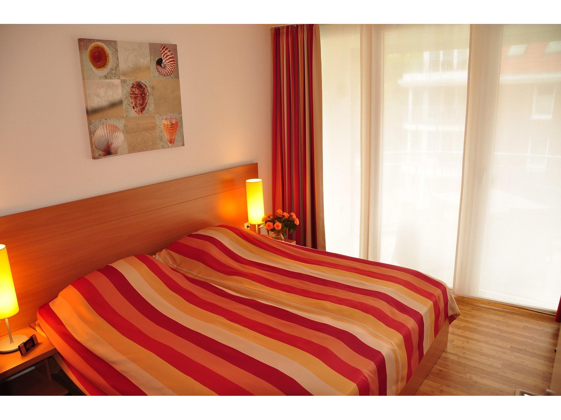 Schlafzimmer mit 3. Bett