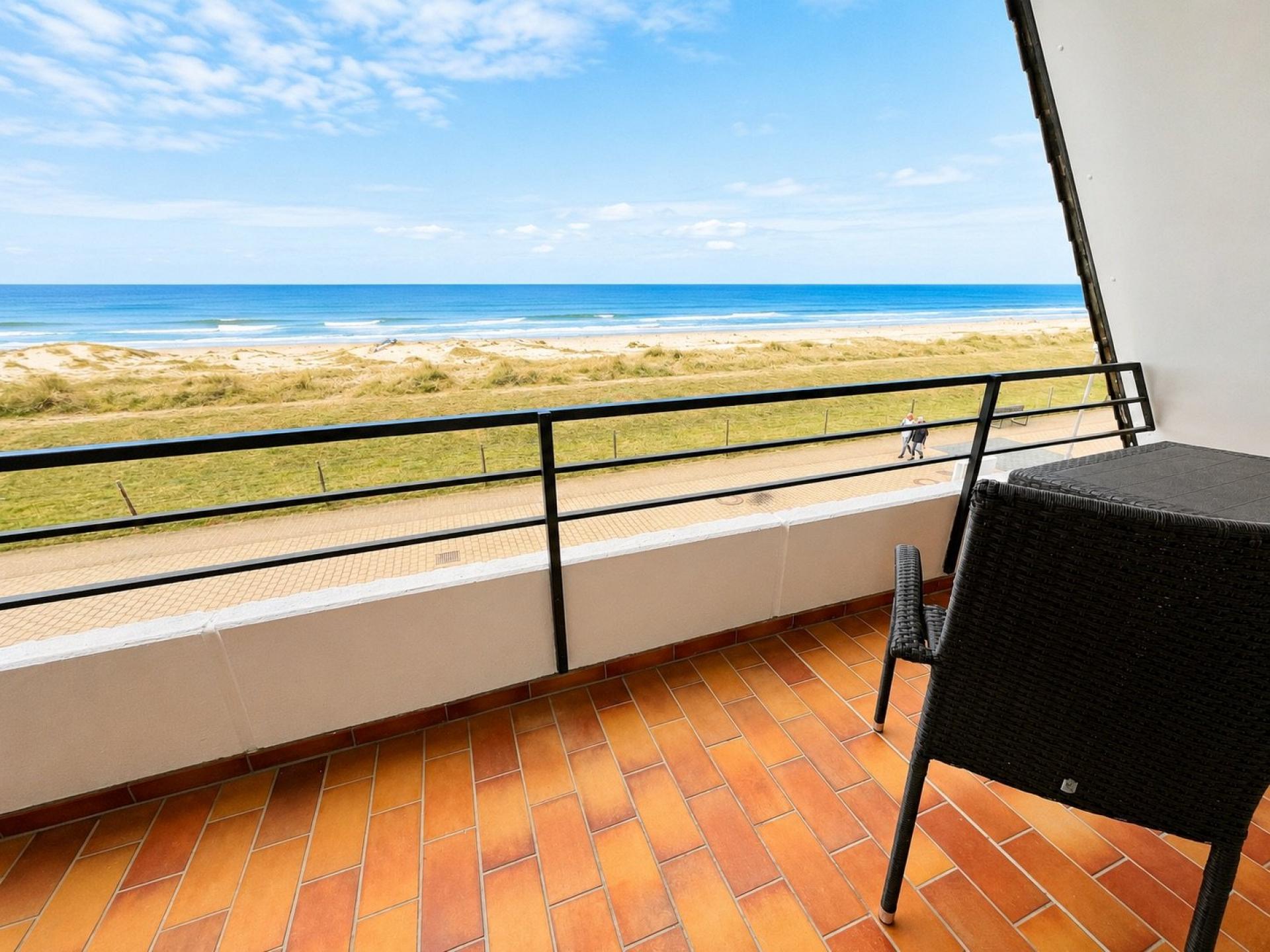 Ferienwohnung NW 34 Balkon mit Meerblick Foto 2