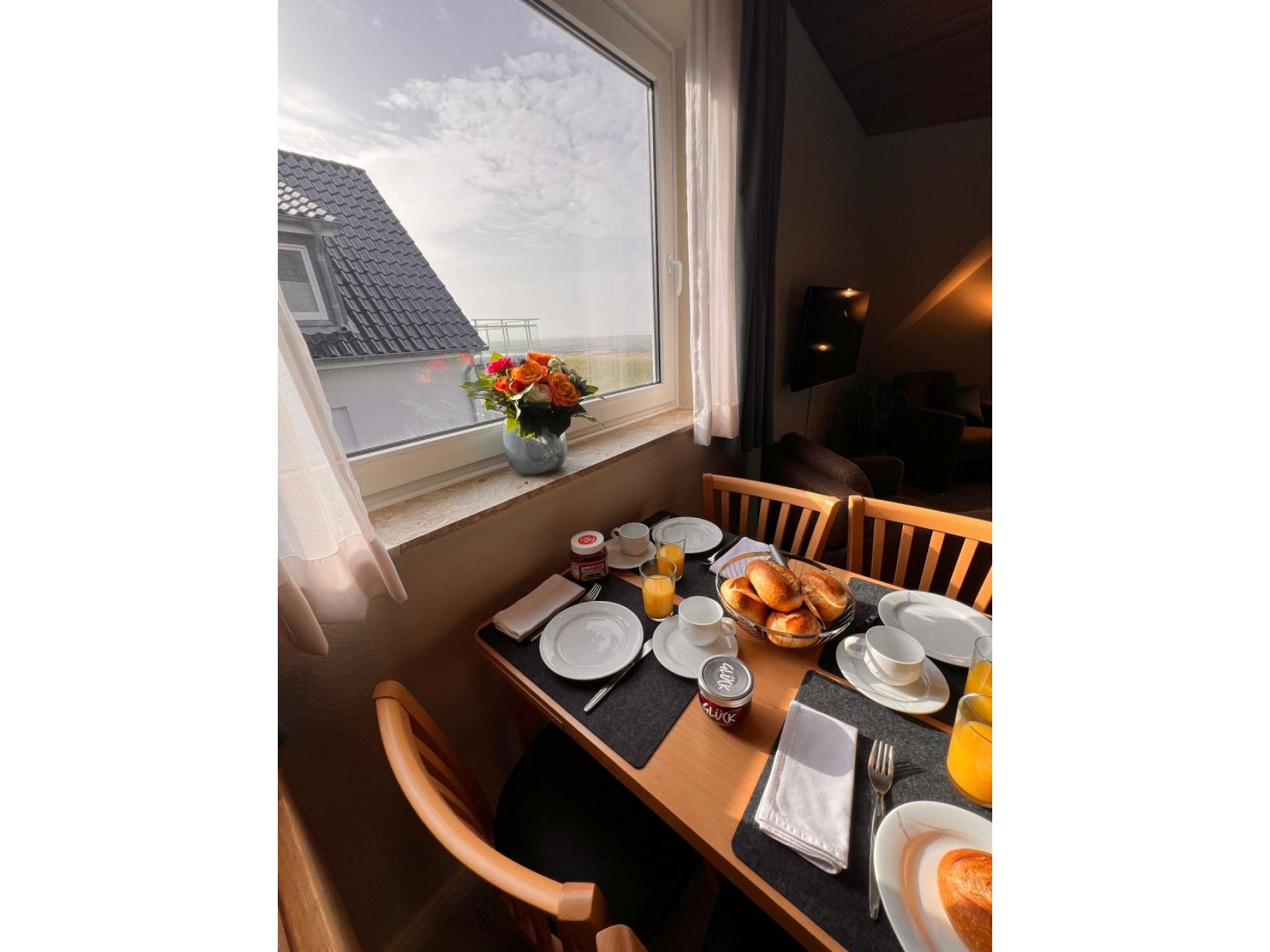 Ferienwohnung NW 36 Balkon mit Meerblick Foto 3