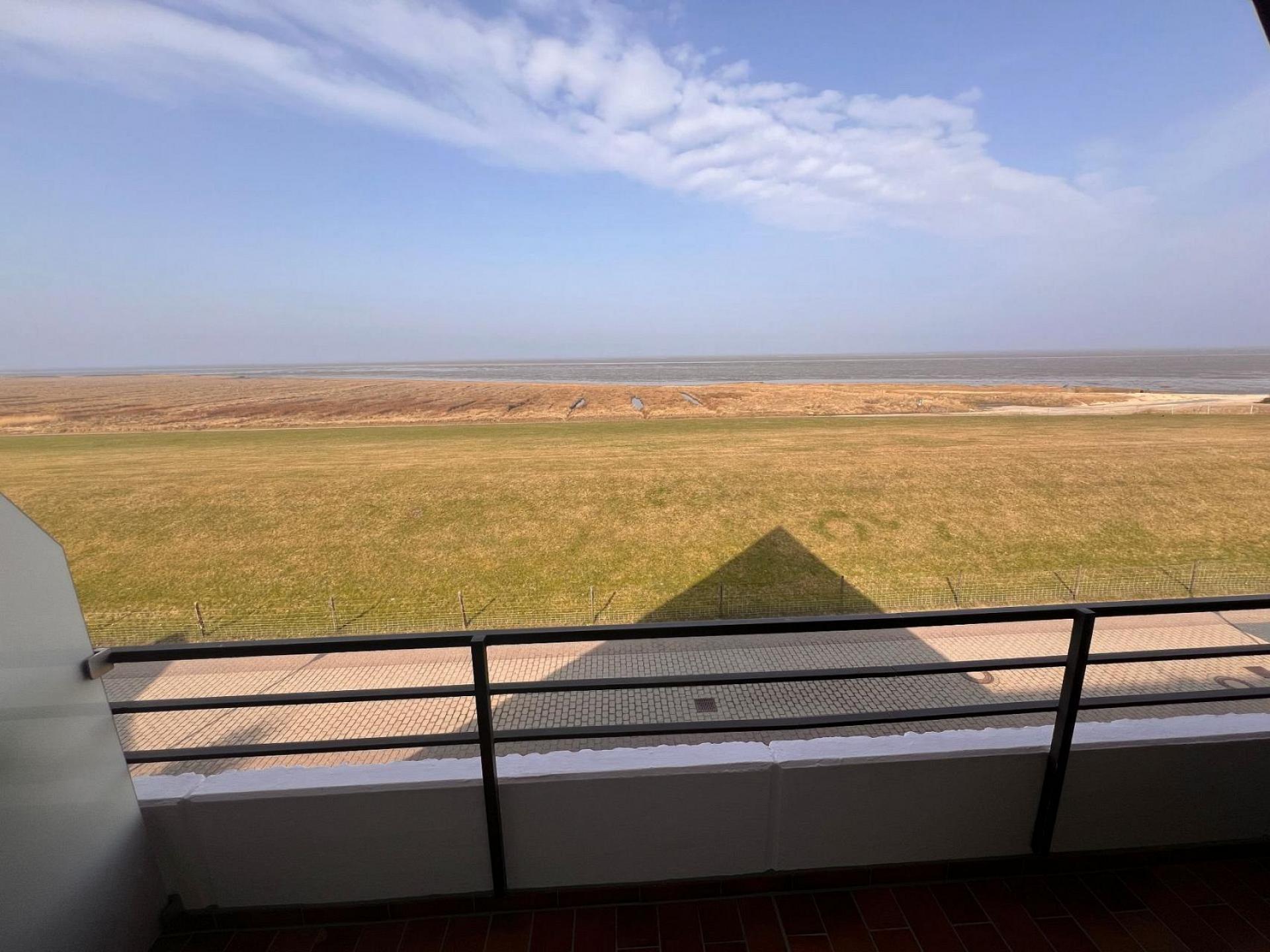 Ferienwohnung NW 42 Balkon mit Meerblick Foto 3