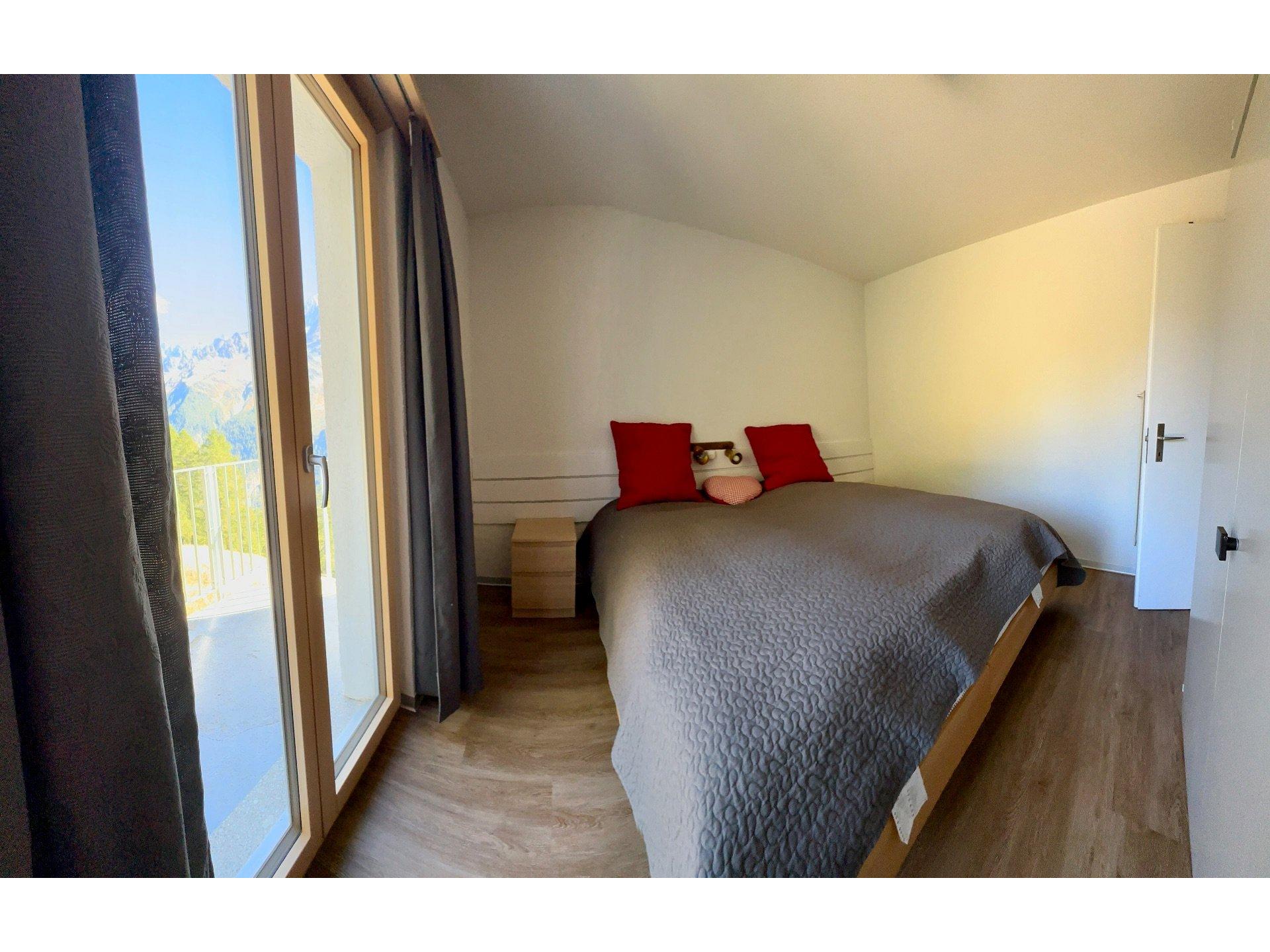 Schlafzimmer 1