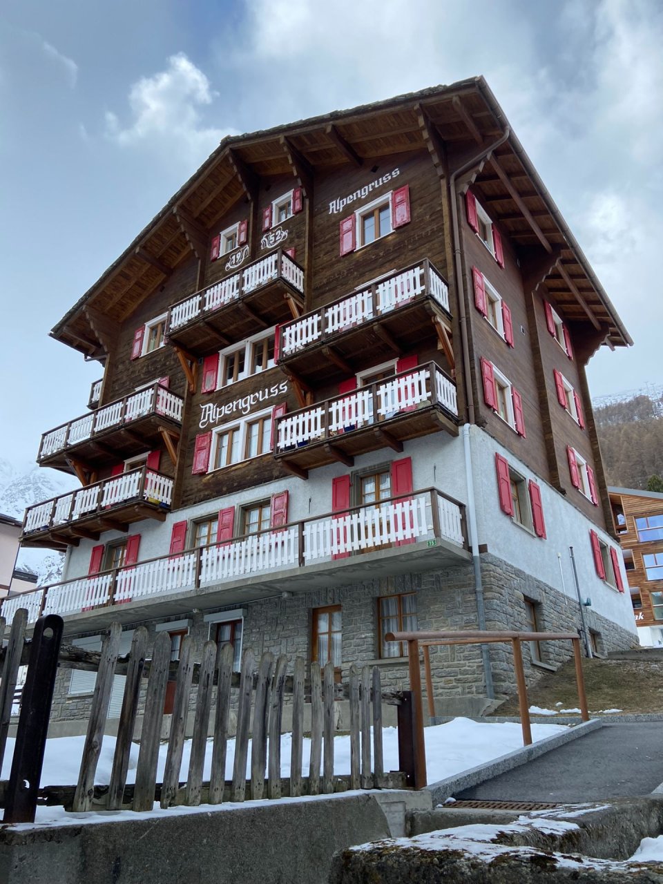 Rogi's Home