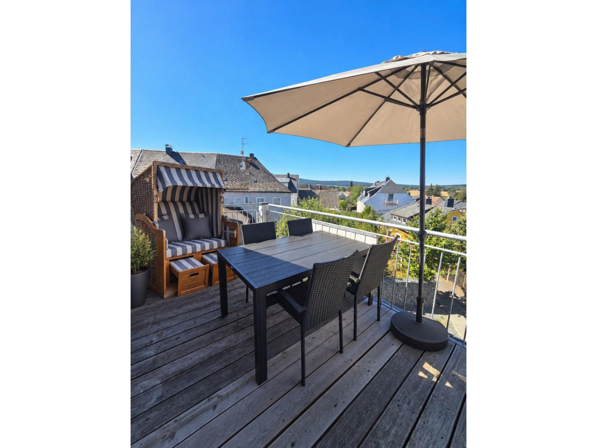Balkon mit Seeblick und S