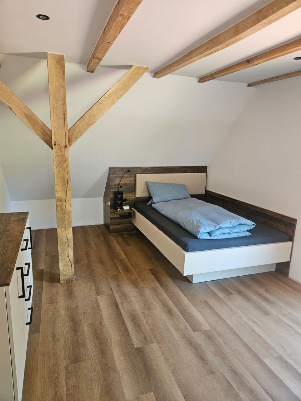 Einzelbett 140 cm im DZ