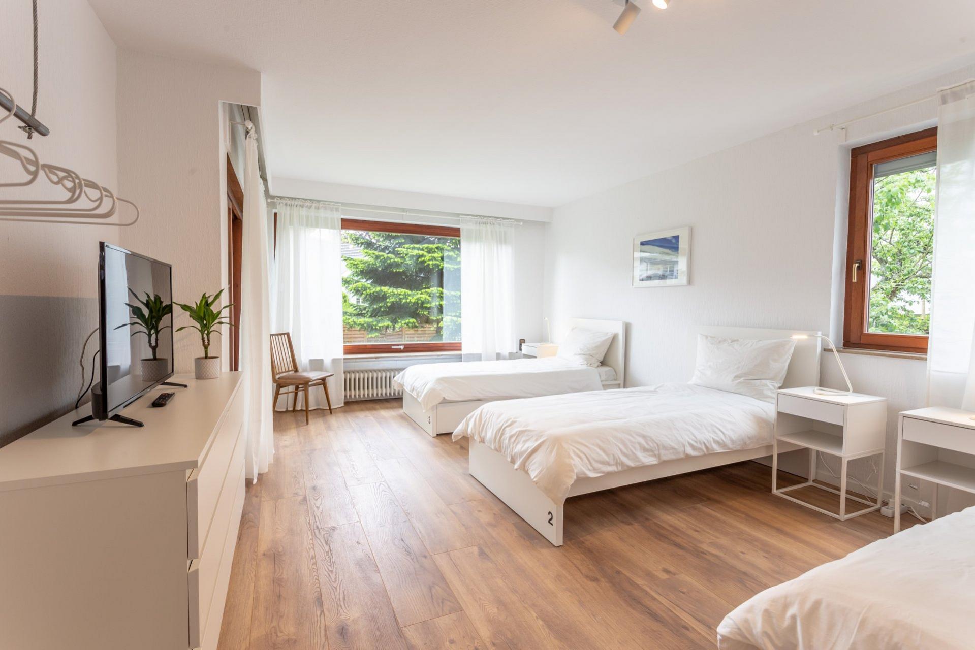 Dreibettzimmer 2 - EG Foto 2
