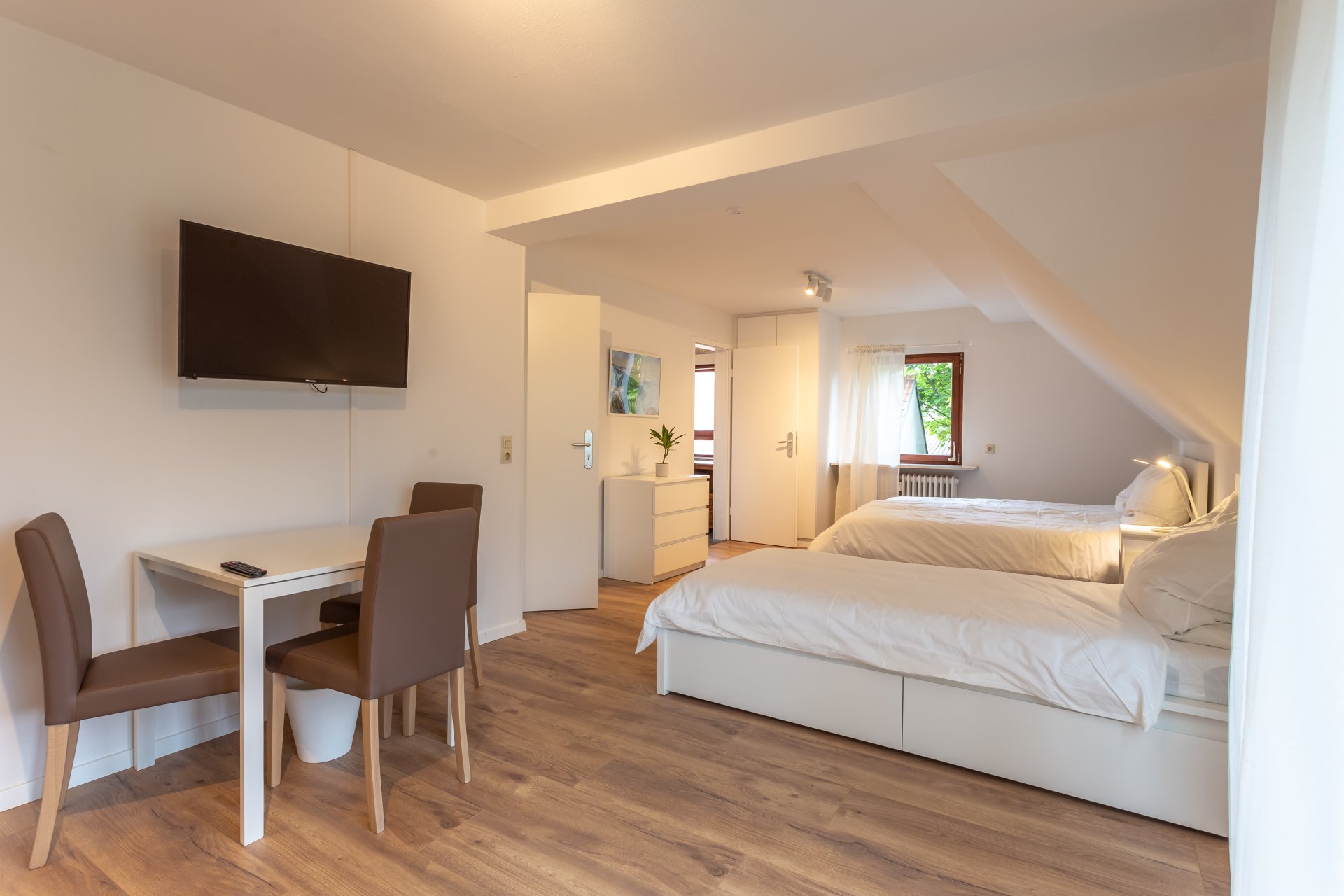 Fünfbettzimmer 4- OG Foto 2