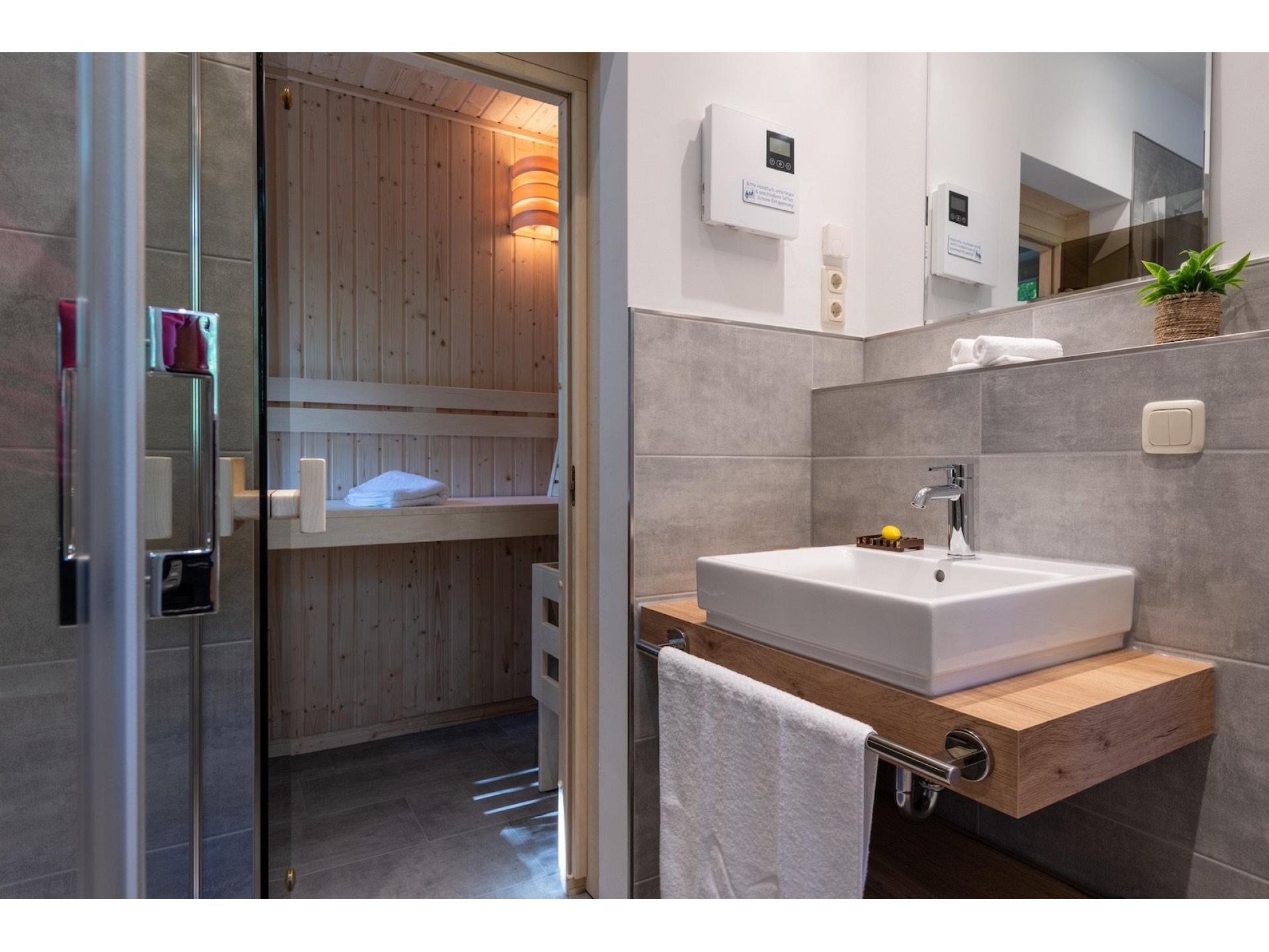 Duschbad im EG mit Sauna